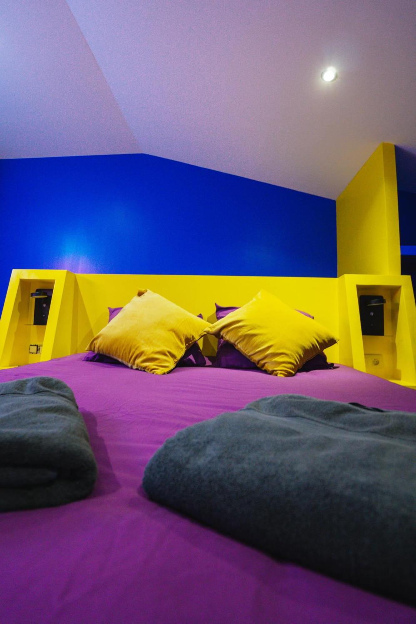 Capsule Boogie-Woogie - Jacuzzi - Sauna - Billard - Jeux - Ecran Geant - Filet Suspendu - Netflix La Louviere Bagian luar foto