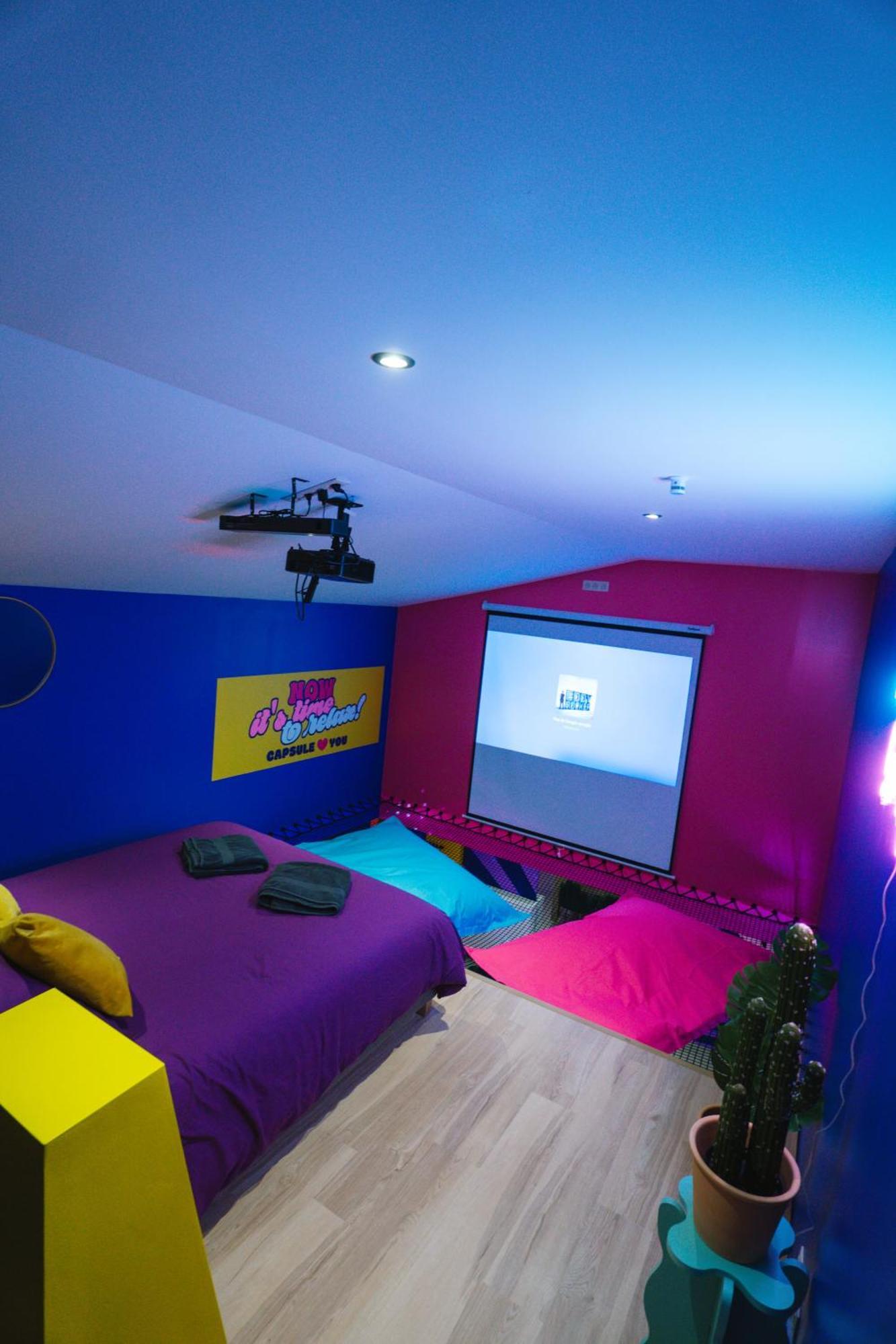 Capsule Boogie-Woogie - Jacuzzi - Sauna - Billard - Jeux - Ecran Geant - Filet Suspendu - Netflix La Louviere Bagian luar foto