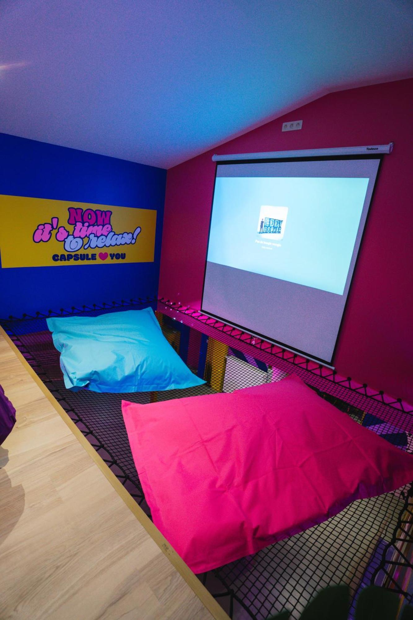 Capsule Boogie-Woogie - Jacuzzi - Sauna - Billard - Jeux - Ecran Geant - Filet Suspendu - Netflix La Louviere Bagian luar foto