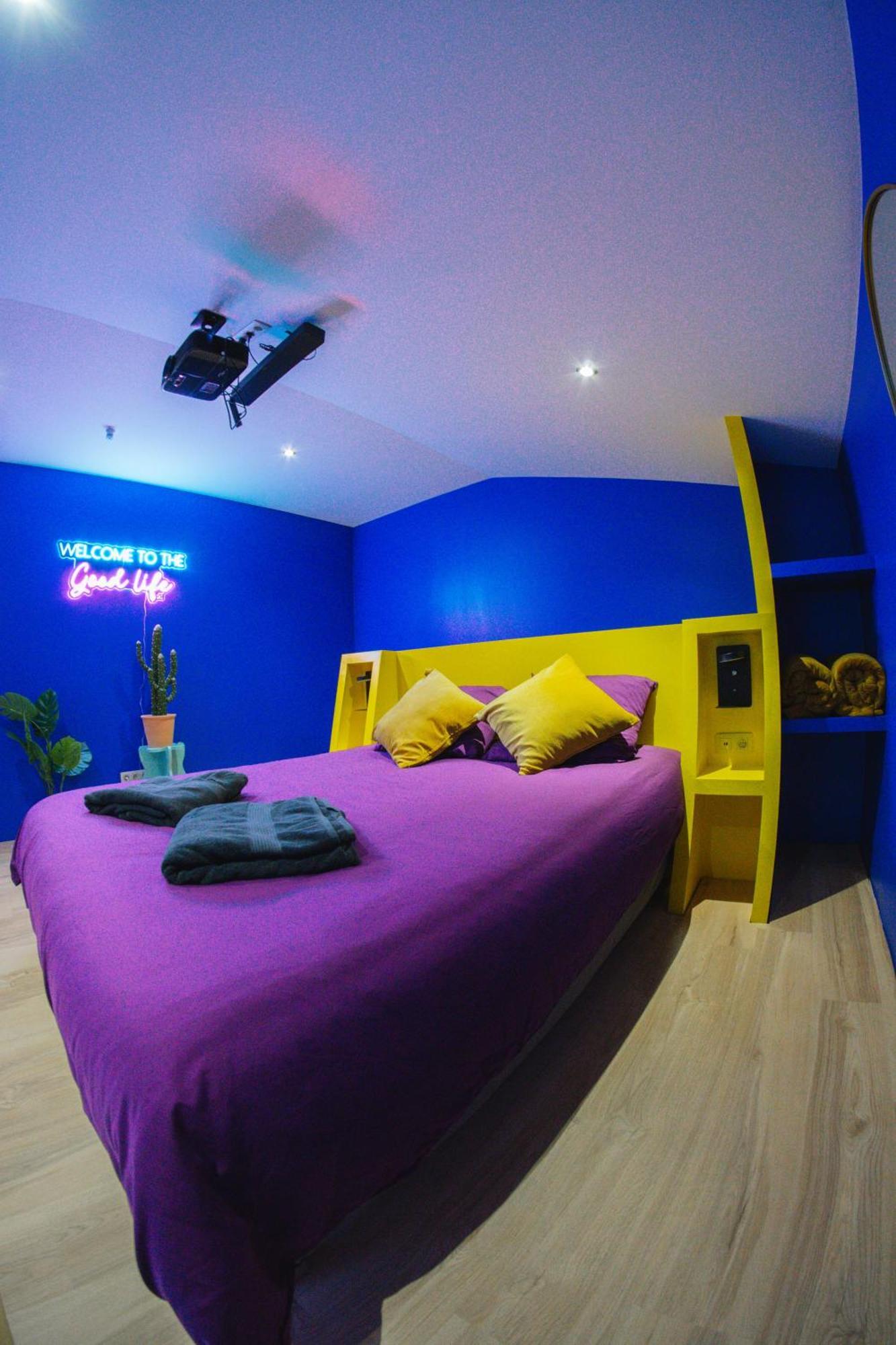 Capsule Boogie-Woogie - Jacuzzi - Sauna - Billard - Jeux - Ecran Geant - Filet Suspendu - Netflix La Louviere Bagian luar foto